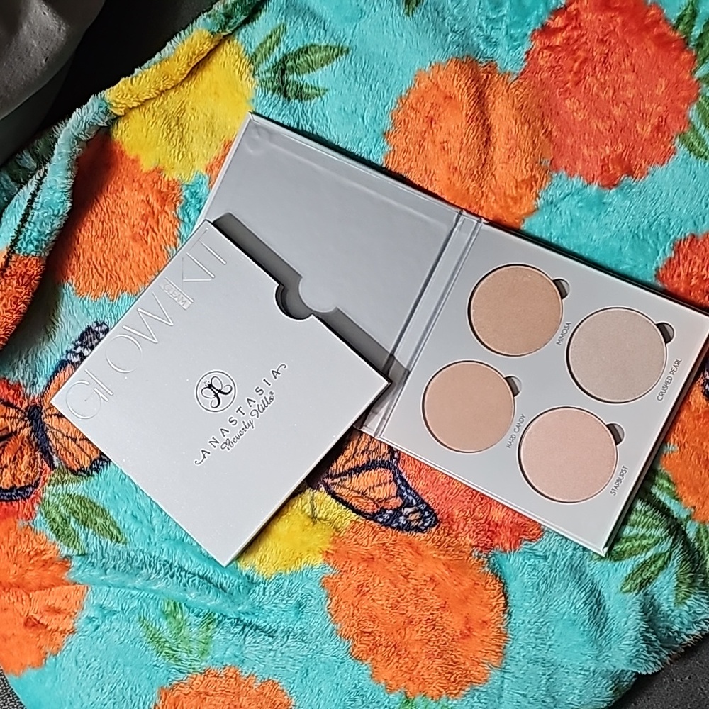 Anastasia Beverly Hills Gleam Glow Kit Highlighter